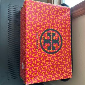 Tory Burch Samara sling-backs in like-new condition size 8